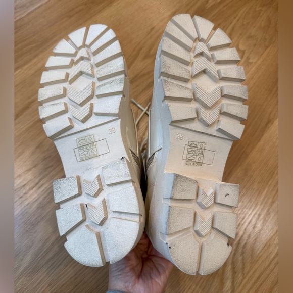 Nasty Gal Size 38/7 Off White Cream Lace-up biker combat Boots - Picture 8 of 12